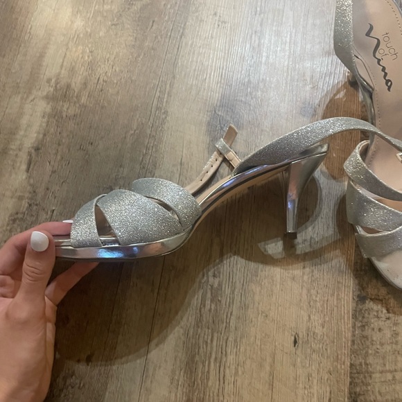 women’s silver heels - Picture 4 of 5